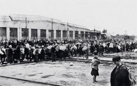 Główny obóz przejściowy, Dulag 121 w Pruszkowie