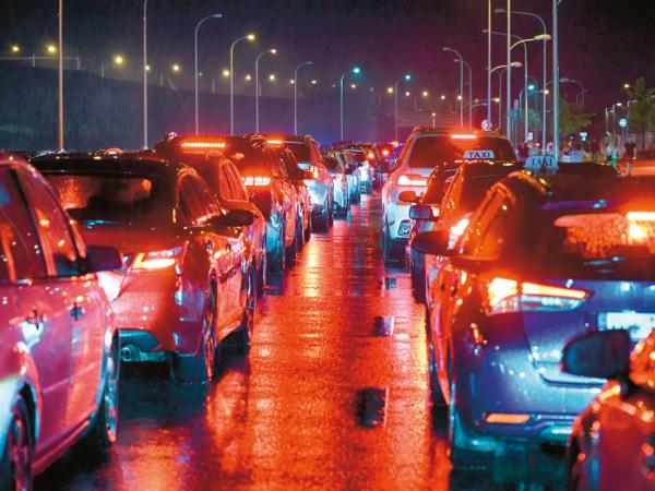 W teorii kierowcy powinni nabierać motywacji do odpowiedzialności na drodze na etapie szkolenia.