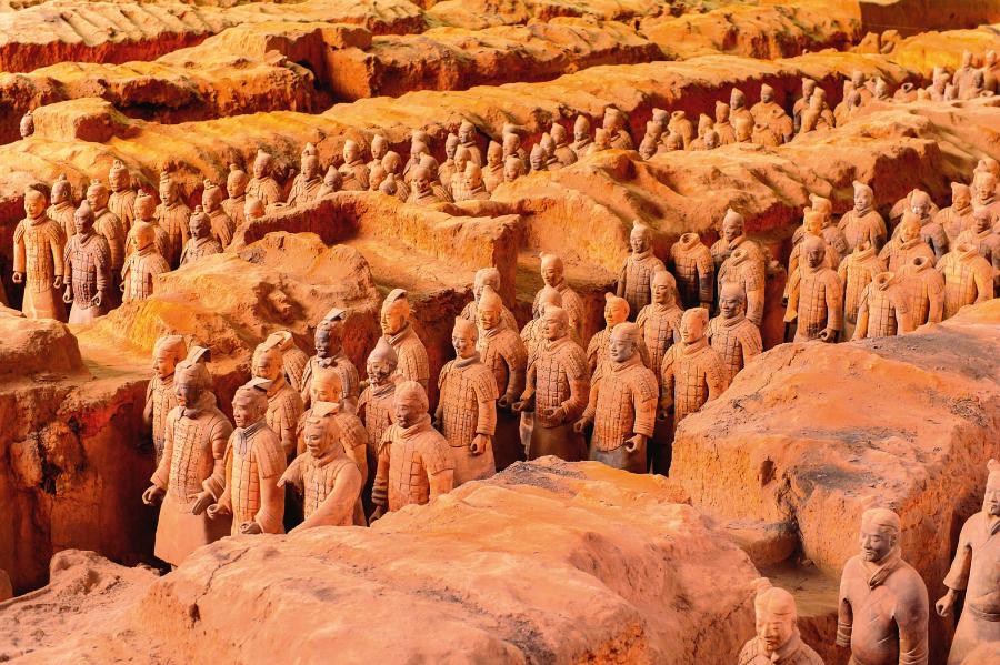 Odsłonięty fragment terakotowej armii.