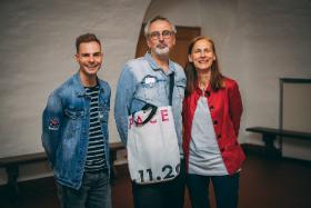 Tomir Mazur (dział Promocji i Komunikacji), Janusz Noniewicz (prof. ASP), Dorota Piskorska (dział Promocji i Komunikacji), fot. Volatus Media