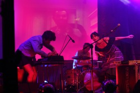 A tutaj już laureat Paszportu POLITYKI w kategorii Rock, pop, estrada za rok 2010 - Macio Moretti i jego ludzie