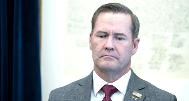 Michael Waltz stracił posadę doradcy prezydenta ds. bezpieczeństwa narodowego.