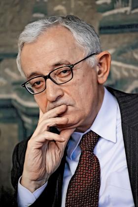 „Myślę, że w 2018 r. Komisja Europejska zmieni podejście do długu publicznego i złagodzi praktykę przestrzegania kryteriów z Maastricht”.