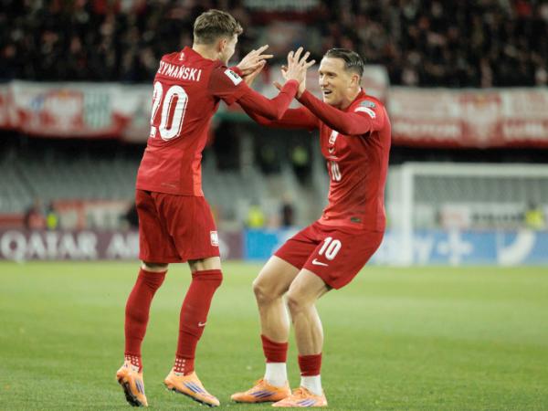 Sebastian Szymański strzelił pierwszego gola w wygranym z Litwą meczu eliminacyjnym do mundialu. Kowno, 12 października 2025 r.