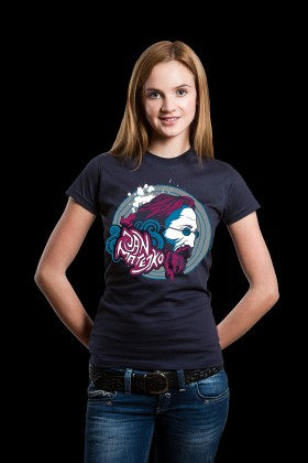 Polski malarz Jan Matejko wciąż inspiruje. Młody grafik Paweł Perłowski stworzył wzór – współczesny portret artysty (koszulka kosztowała 53 zł, nadruk wykonano techniką sitodruku na koszulce z bawełny organicznej).