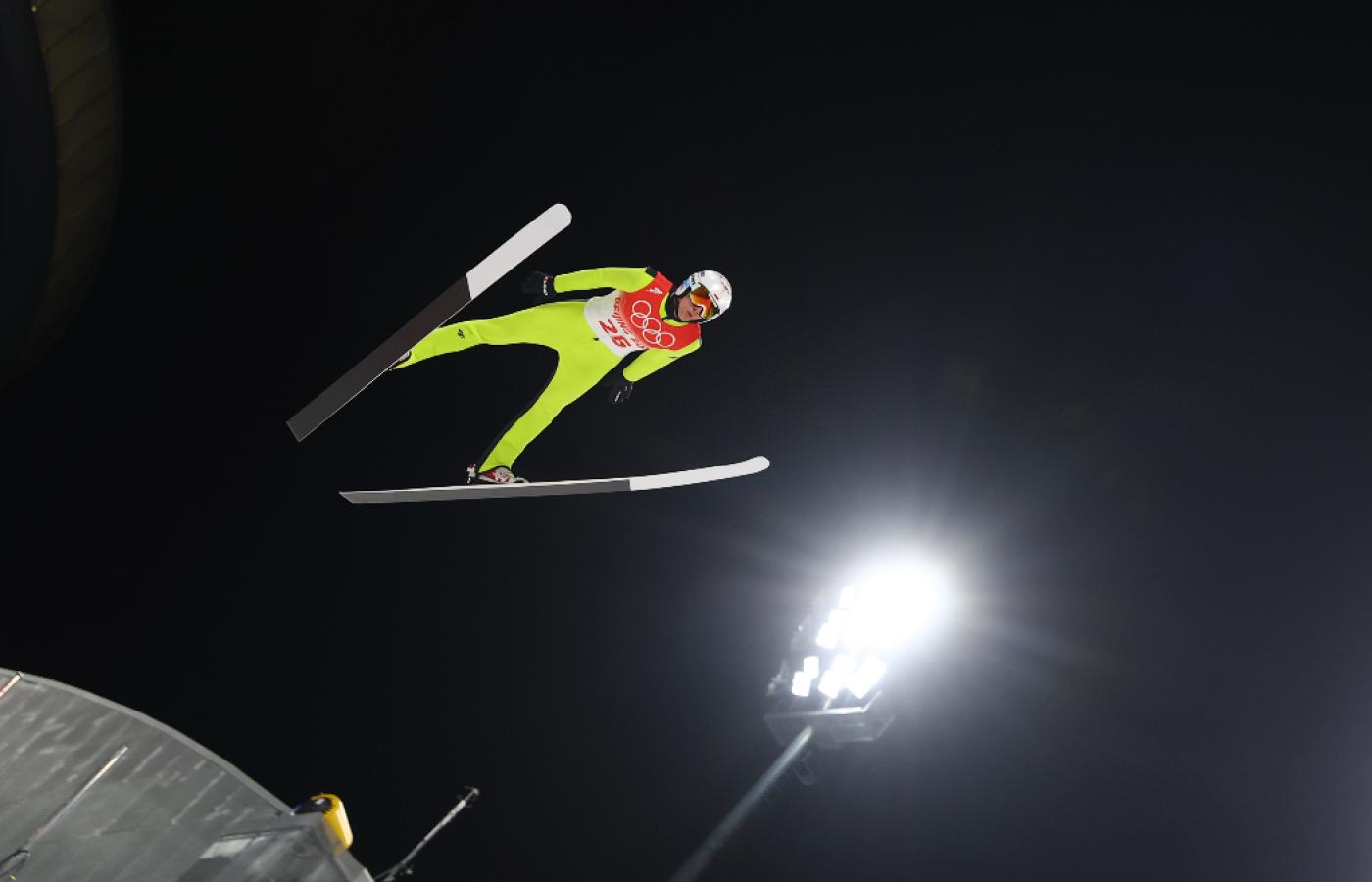Pekin 2022. Dawid Kubacki z brązowym medalem w konkursie na normalnej skoczni