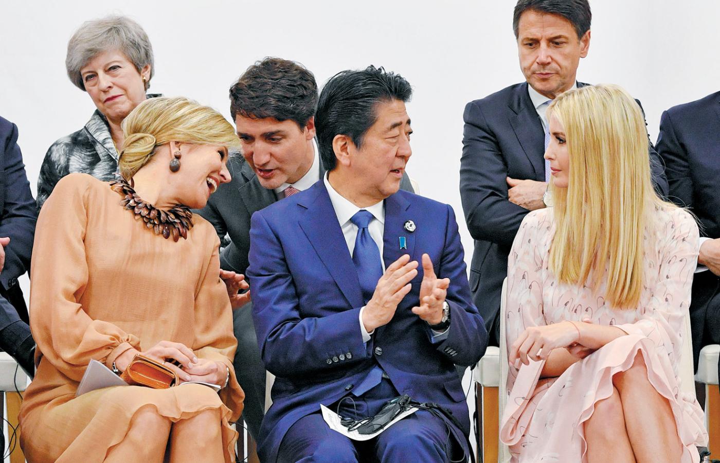 Ivanka Trump w rozmowie z premierem Japonii Shinzo Abe, Osaka, 29 czerwca 2019 r.