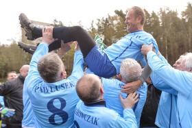 Tusk przezornie usunął z PO większość potencjalnych konkurentów. Tyły miał więc zabezpieczone.