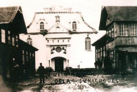 Trzy synagogi w Orli (jedna murowana, dwie drewniane).