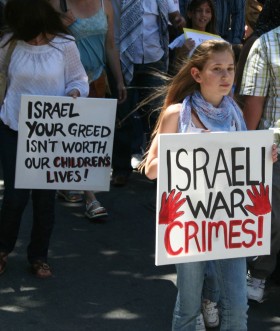 Protest w 2009 r. w Melbourne w reakcji na atak sił izraelskich na Gazę.
