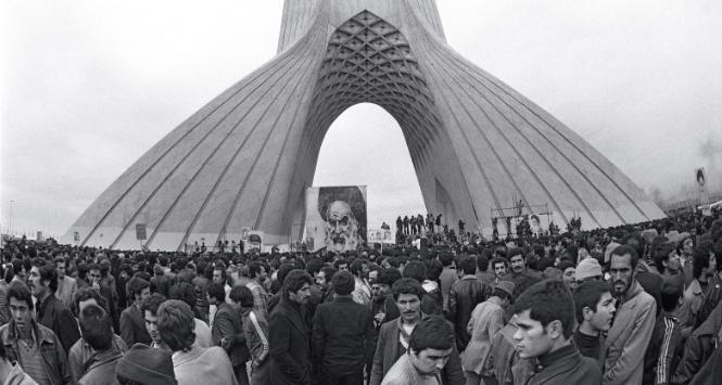 Demonstracja opozycji religijnej, trzy dni po wyjeździe szacha z Iranu, Teheran, 19 stycznia 1979 r.
