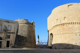 Średniowieczne mury Otranto.