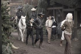 Ostatni odcinek drugiego sezonu „Westworld” właśnie został wyemitowany, a stacja zamówiła trzeci sezon.