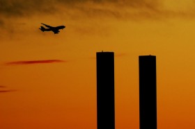 Po 11 września podróżnych na całym świecie opanował strach przed lataniem samolotami. Panika trwała niemal rok.