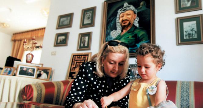 Jaser Arafat i Suha Tawil mają córeczkę Zahwę.