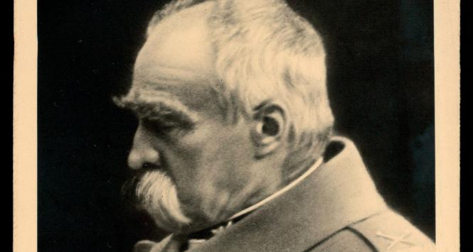 Józef Piłsudski portret z lewej