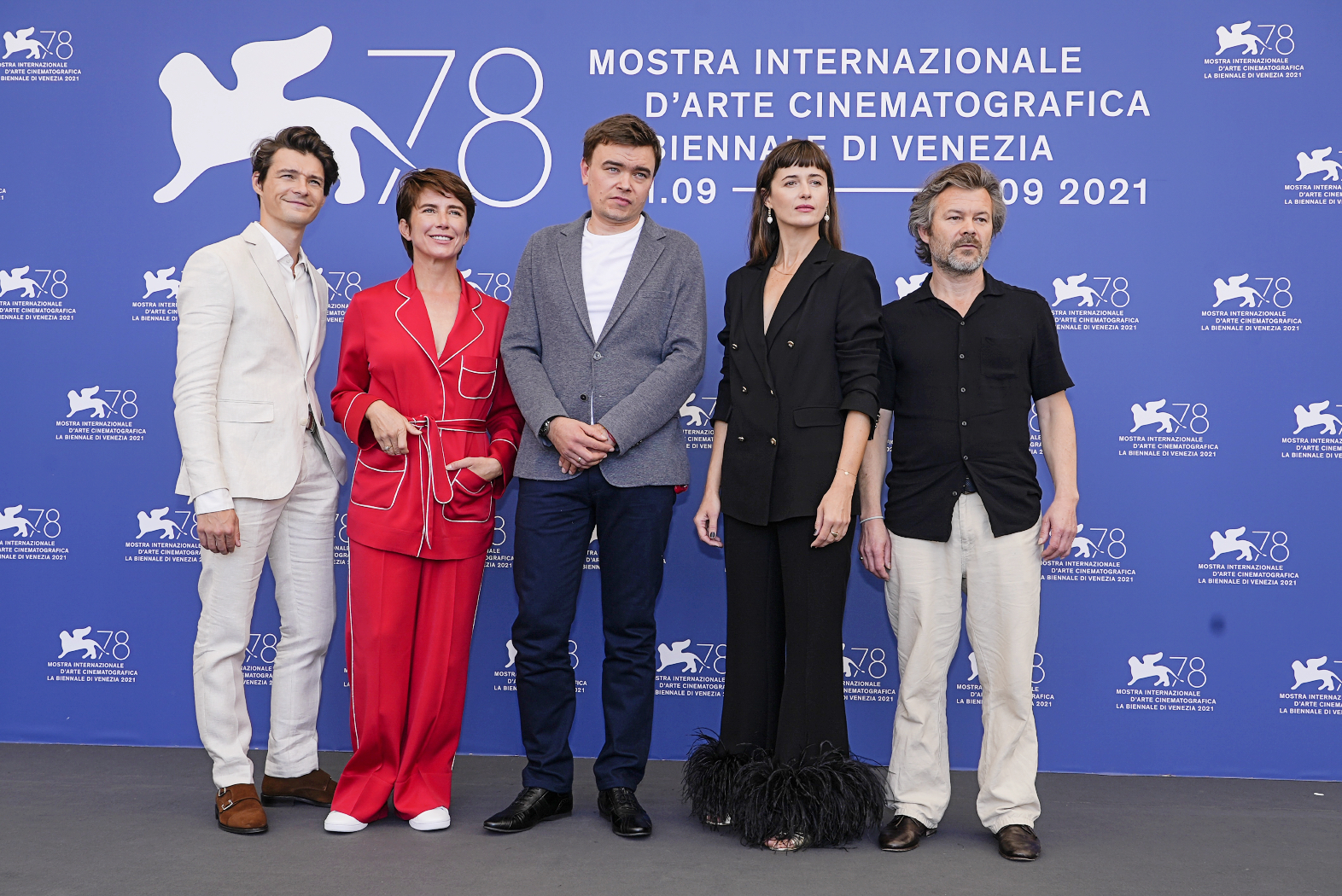 world premiere of “Leaving No Traces”.  Where is Cézary Łazarewicz?  Red carpets are not for writers