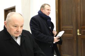 Jacek Kurski, obecnie szeregowy doradca prezesa TVP Macieja Łopińskiego (po lewej), jeszcze bardziej zbliża się do ideału szeregowego posła z Nowogrodzkiej.