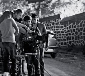 Michał Łuka na planie filmu „Ittefaq” (2017 r.).