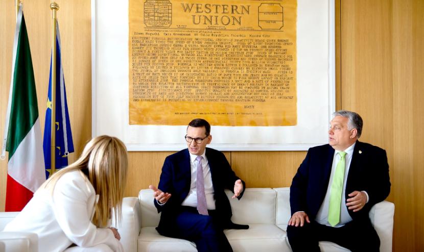 Premier Włoch Georgia Meloni, Polski Mateusz Morawiecki i Węgier Viktor Orbán na czerwcowym szczycie UE w Brukseli