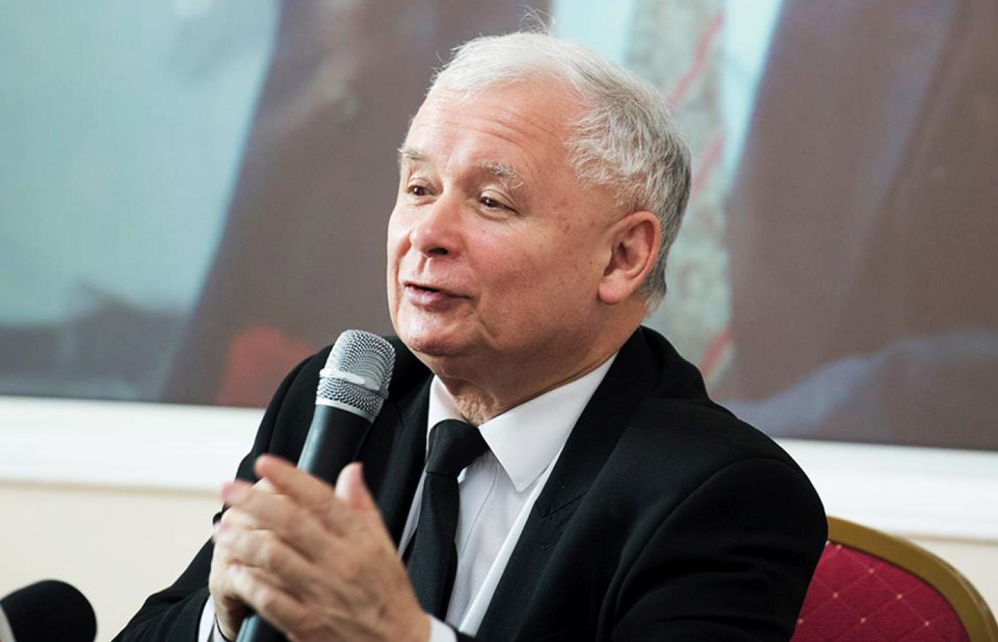 Jarosław Kaczyński jest miłośnikiem zwierząt.
