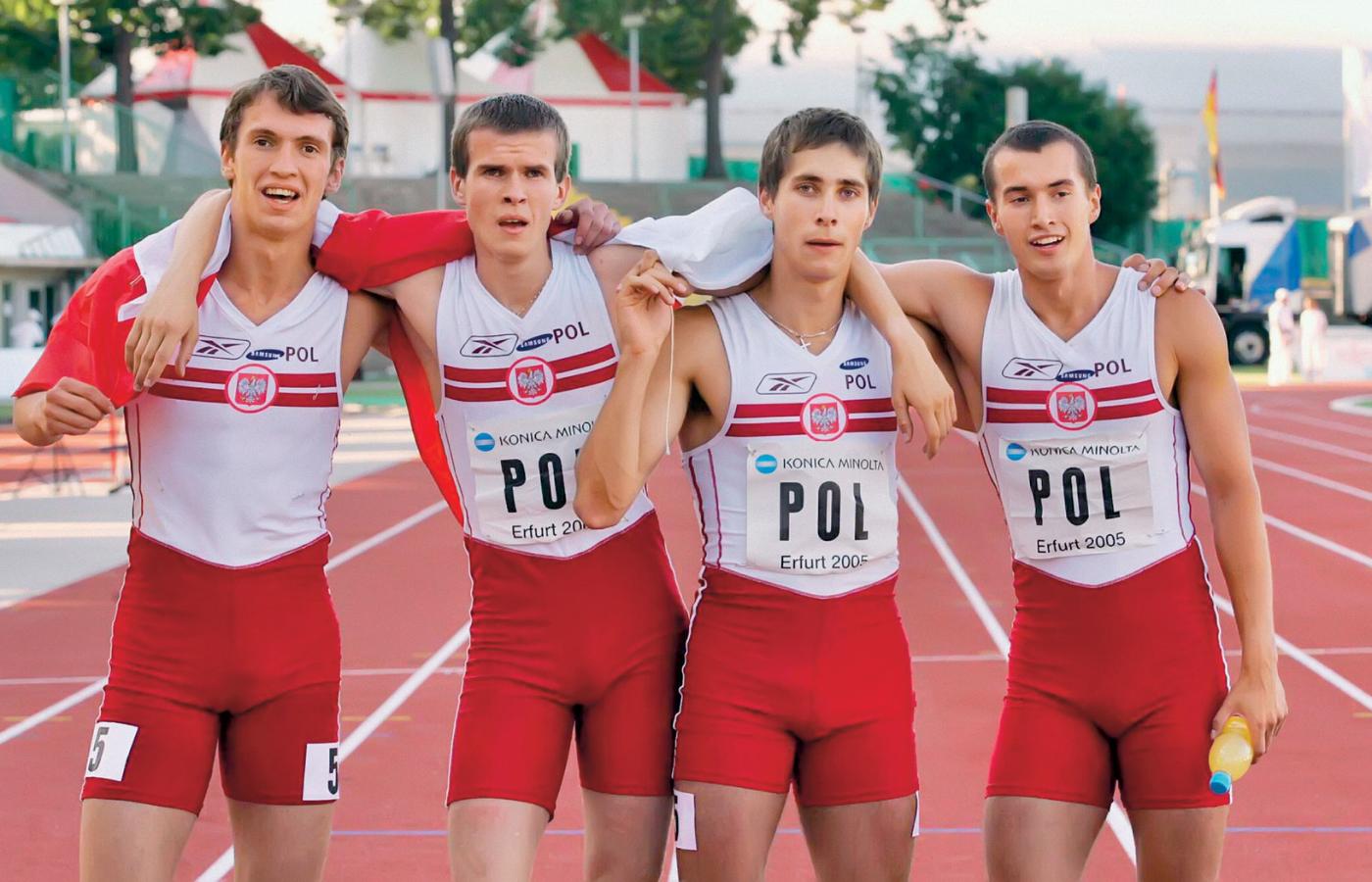 Witold Bańka (drugi od lewej) jeszcze jako zawodnik w sztafecie 4x400 m na młodzieżowych mistrzostwach Europy w Erfurcie, 2005 r.