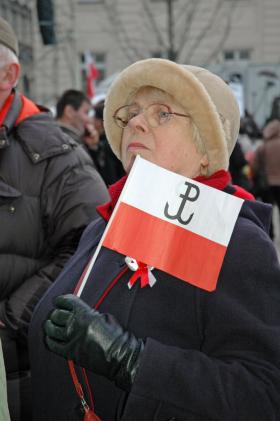 Odwoływano się do polskiej historii. Na wielu flagach symbol Polski Walczącej.