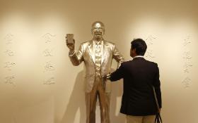 Rzeźba Momofuku Ando w Muzeum Makaronu w Yokohamie