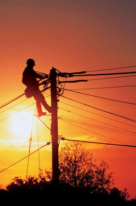 Zeszłoroczne sierpniowe załamanie powstało w klasyczny letni sposób: upał, bezwietrzna pogoda plus awaria potężnego bloku o mocy 858 MW.