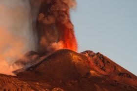 Wulkan Etna jest zawsze gotowy do kolejnego wybuchu.