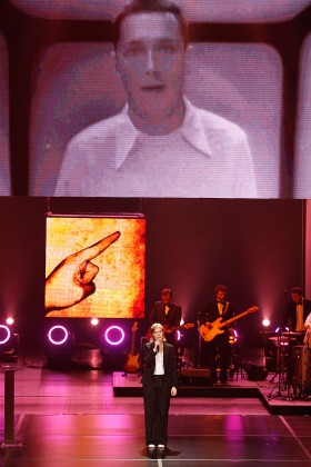 Kulka śpiewa, a Młynarski... plays Młynarski.