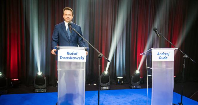 To już nie wybory prezydenta, ale ogólnonarodowy plebiscyt w kwestii ustroju państwa, właściwie referendum z wiążącą mocą.