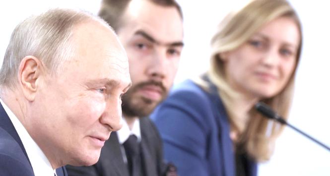 Putinizm okazał się odporniejszy niż ktokolwiek – nawet w Rosji – mógł przypuszczać. Na zdjęciu prezydent Rosji Władimir Putin podczas Kongresu Młodych Naukowców w Soczi. 29 listopada 2023 r.