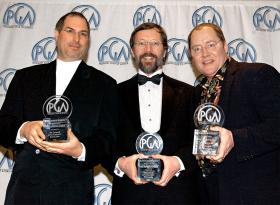 Były właściciel Pixara, nieżyjący już Steve Jobs i fachowiec od efektów specjalnych Ed Catmull oraz animator i reżyser John Lasseter z jedną z wielu nagród zdobytych przez studio