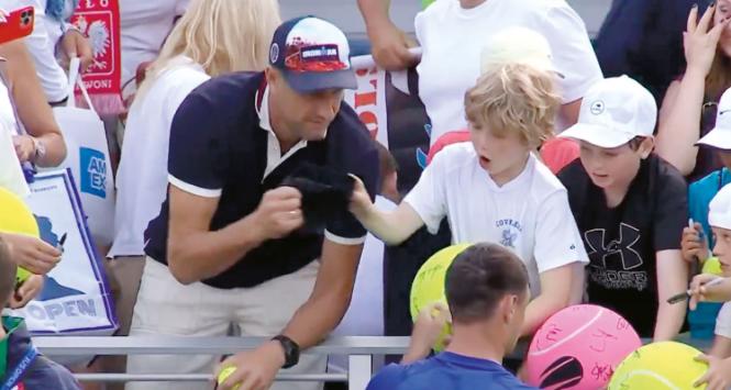 „Złodziej czapeczki” okazał się prezesem jednego z polskich przedsiębiorstw.