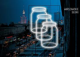 „Słoiki” to kolejne fale przyjezdnych, którzy mierzą się ze swoimi marzeniami o życiu w stolicy. Na zdjęciu projekt poświęconego im neonu.