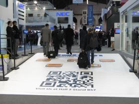 Kody QR, które zeskanowane aparatem ładują nam do smartfona aplikację lub kierują na odpowiednią stronę www, weszły do powszechnego użytku.