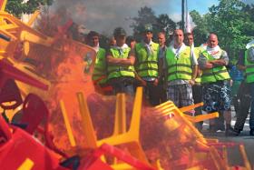 Ilekroć w III RP poważne gazety zabierały się w Polsce do pisania o związkach zawodowych, to i tak wychodziła im zwykle tabloidowa karykatura.