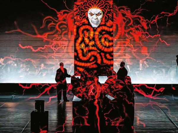 Wizerunek i głos Meduzy zarazem przerażają i obrazują przerażenie.