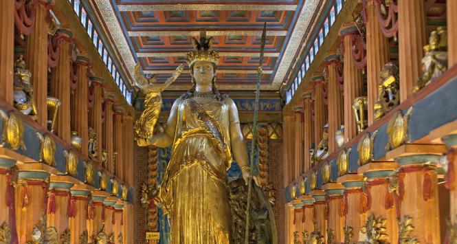 Rekonstrukcja wnętrza Partenonu; model w zbiorach Museum für Abgüsse Klassischer Bildwerke w Monachium.