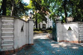 Legnica. Poniemiecka willa w poradzieckim Kwadracie.