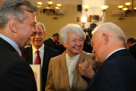 ... szef partii Leszek Miller może być dumny.