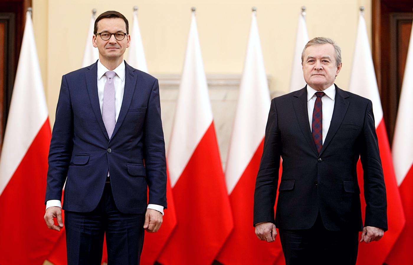 Premier Mateusz Morawiecki i minister Piotr Gliński na uroczystości powołania Narodowego Instytutu Wolności, 21 lutego 2018 r.