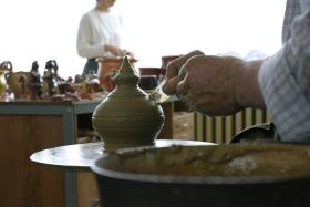 Warsztaty  garncarskie dla dzieci w liceum plastycznym. Rzeszów, styczeń 2005 r.