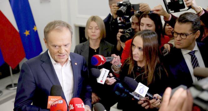 Donald Tusk w Sejmie odpowiadał m.in. na pytania dziennikarzy o komisje śledcze.