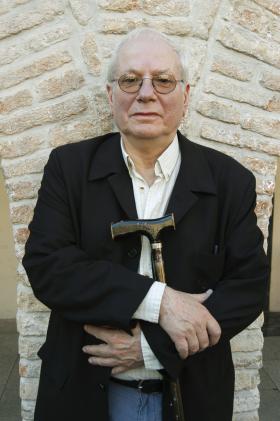 Joram Kaniuk chce być „bezwyznaniowy”, ale w Izraelu to niemożliwe.