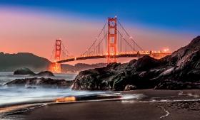 Most Złotych Wrót (Golden Gate Bridge).
