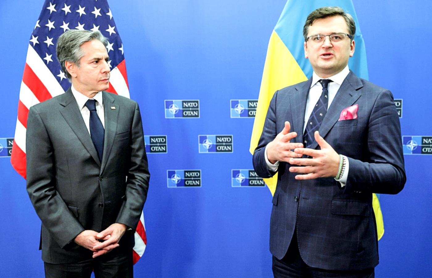 Szef ukraińskiego MSZ Dmytro Kułeba i sekretarz stanu USA Antony Blinken. Bruksela, 7 kwietnia 2022 r.