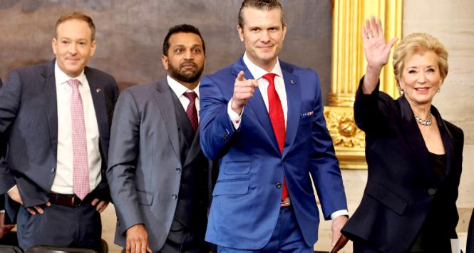 Od lewej: kandydat na dyrektora Agencji Ochrony Środowiska Lee Zeldin, wskazany na szefa FBI Kash Patel, sekretarz obrony Pete Hegseth i kandydatka na stanowisko sekretarza edukacji Linda McMahon