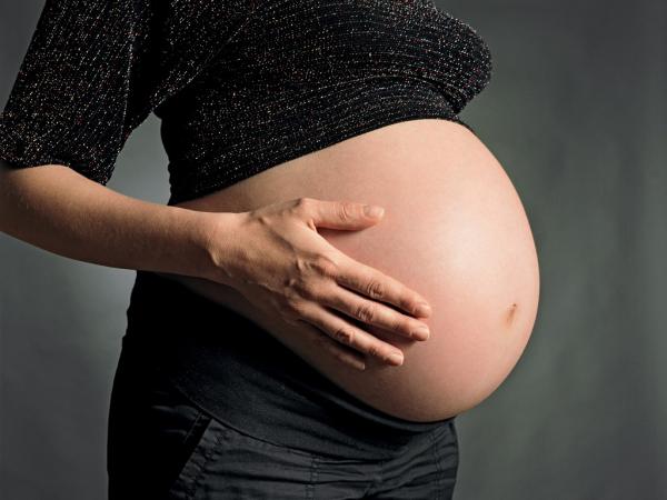 Po wspomaganą ciążę zgłaszają się kobiety z wyższym wykształceniem.